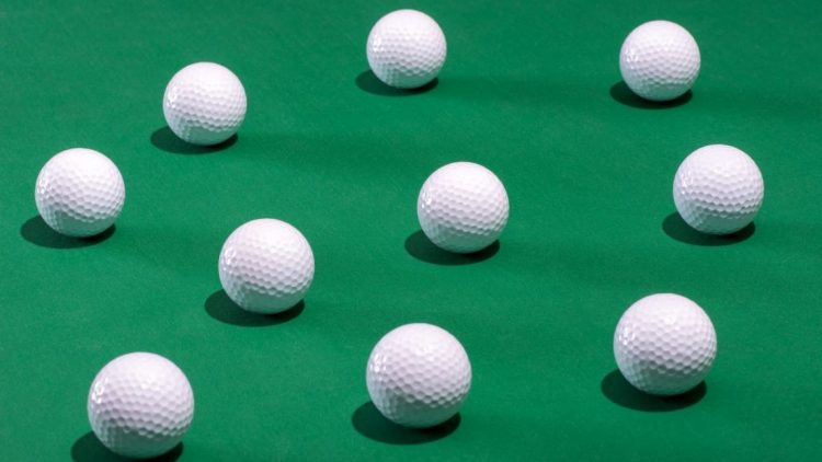 golf-ball-strieks-windshield